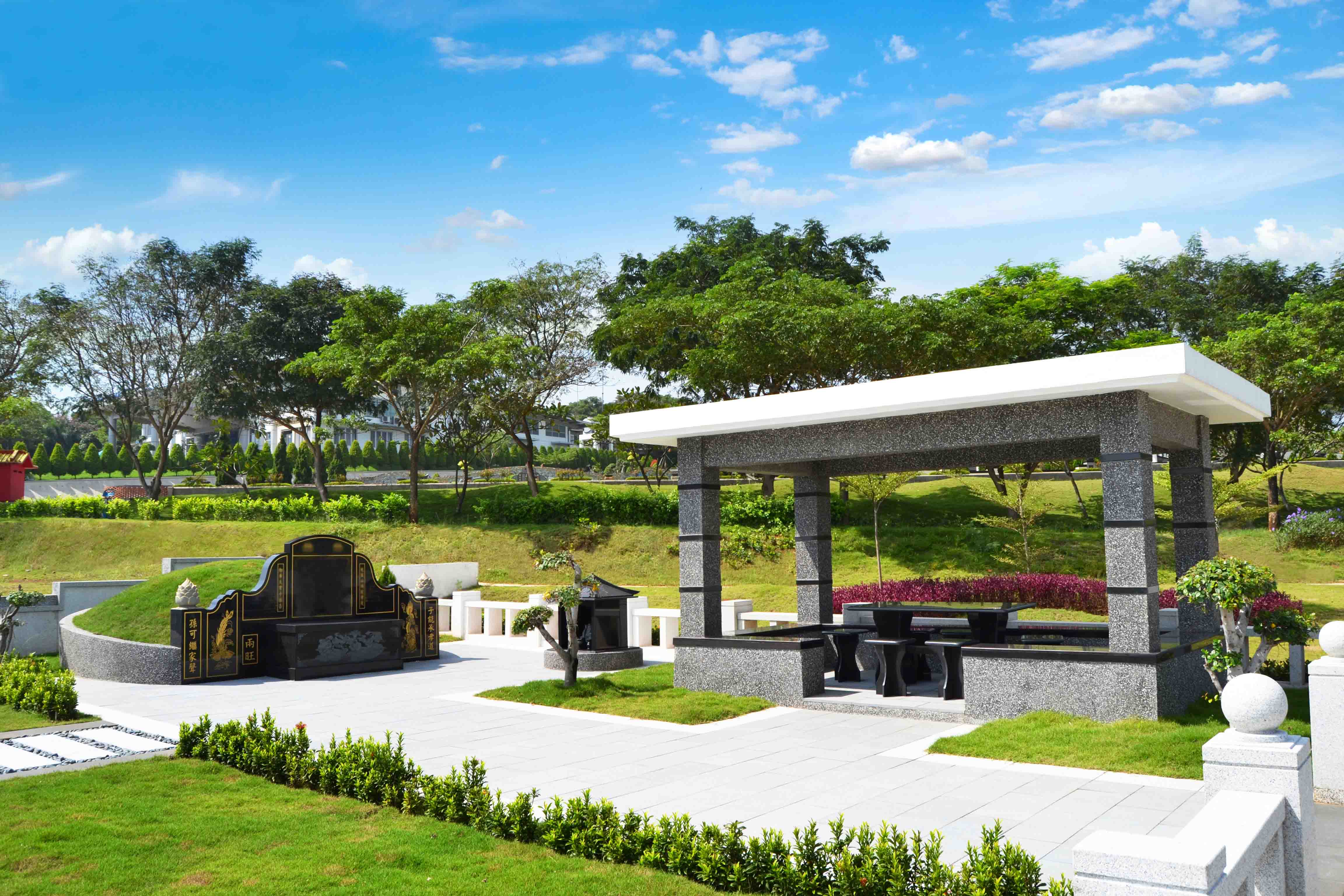 Pemakaman Internasional Lestari Memorial Park